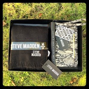 NWT Steve Madden Scarf & Snake Skin Wrist Wallet